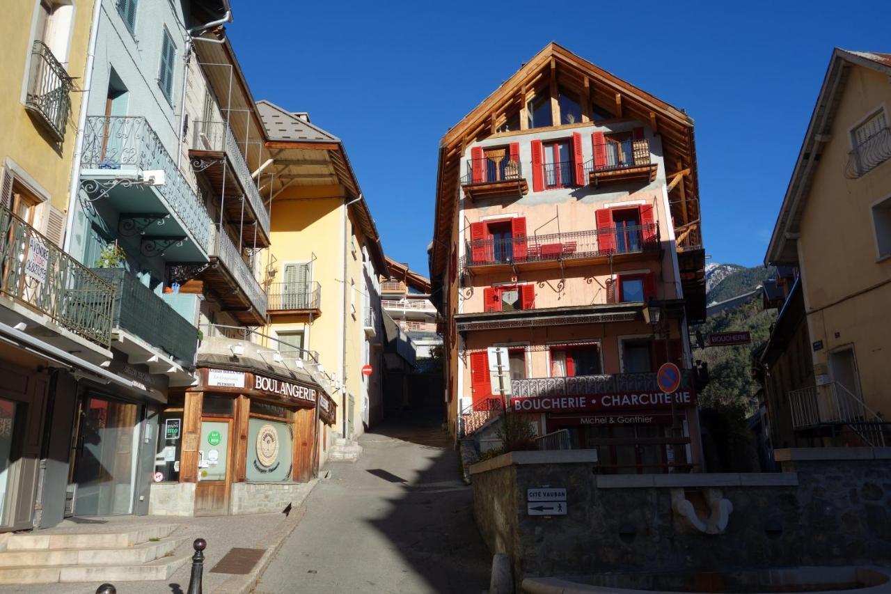 Chez Petit Louis- Appart Centre Ville Jusqu'A 6 Personnes Briançon Buitenkant foto